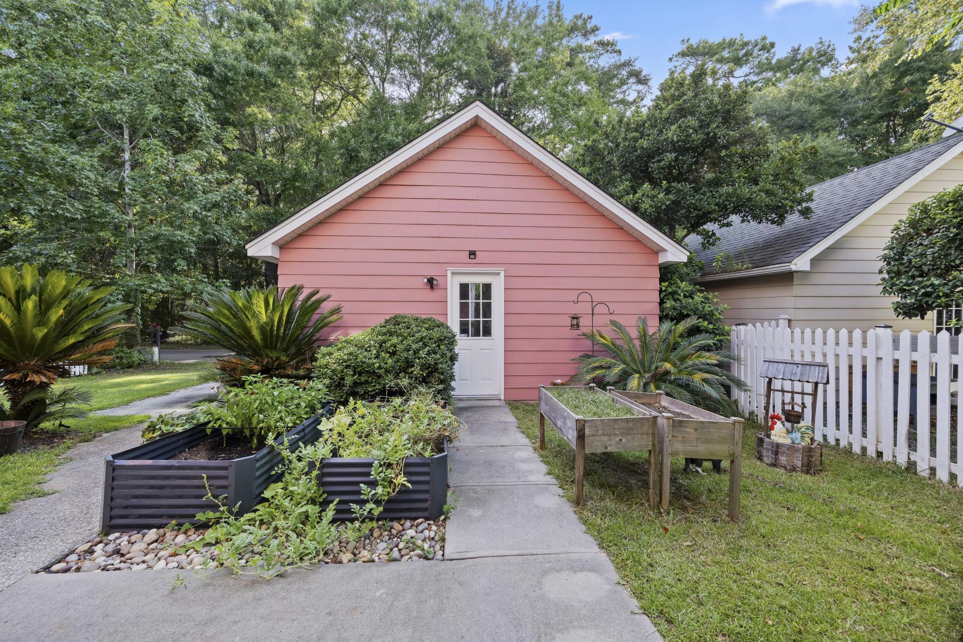 202 Pimpernel Street Photo 5