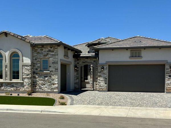 1071 E PEACH TREE Drive, Chandler, AZ 85249