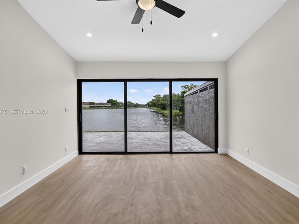 9575 NW 38th Pl , Sunrise, FL 33351