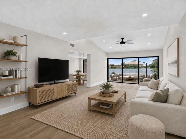 9575 NW 38th Pl, Sunrise, FL 33351