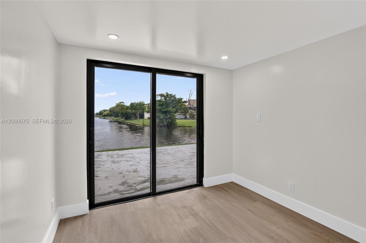 9575 NW 38th Pl , Sunrise, FL 33351 Photo