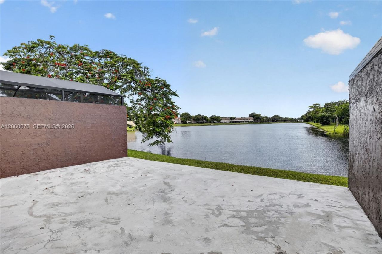 9575 NW 38th Pl, Sunrise, FL 33351 Photo