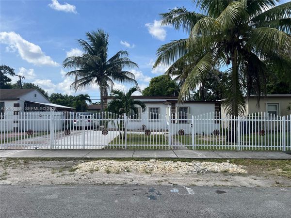 1160 NW 105th St , Unit 1160, Miami, FL 33150