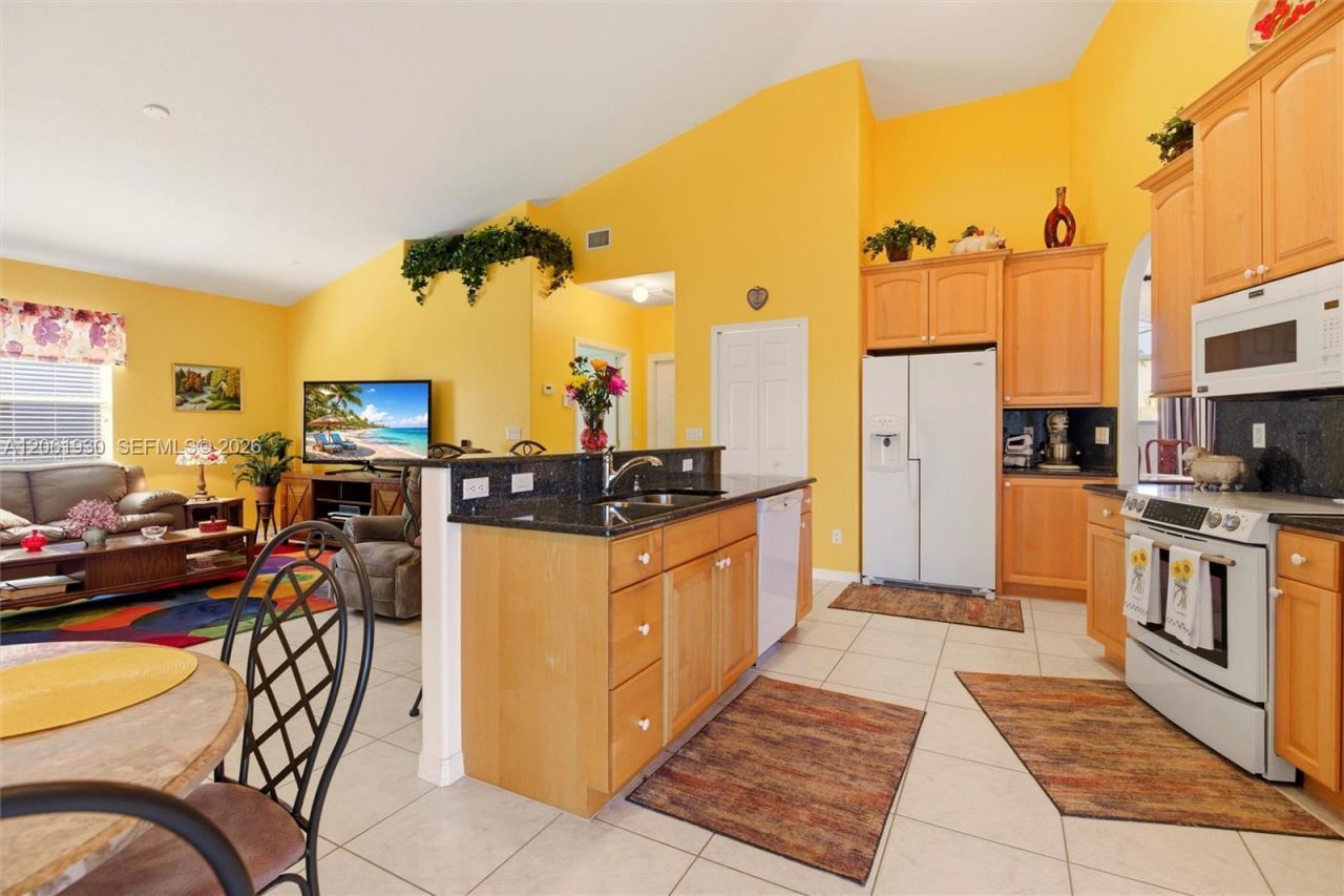 126 Nicholas Pkwy W, Cape Coral, FL 33991 Photo