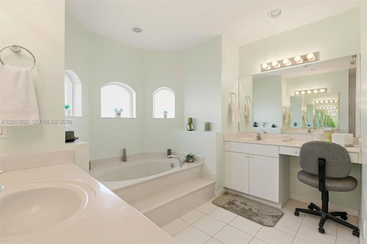 126 Nicholas Pkwy W, Cape Coral, FL 33991 Photo