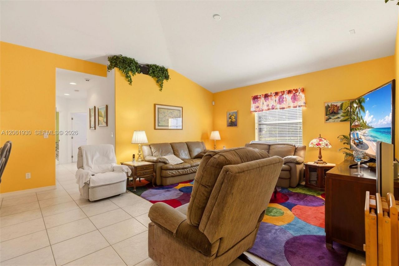126 Nicholas Pkwy W, Cape Coral, FL 33991 Photo