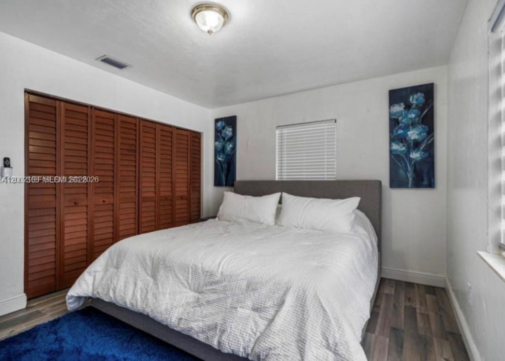 1021 NW 37th Ave , Miami, FL 33125 Photo