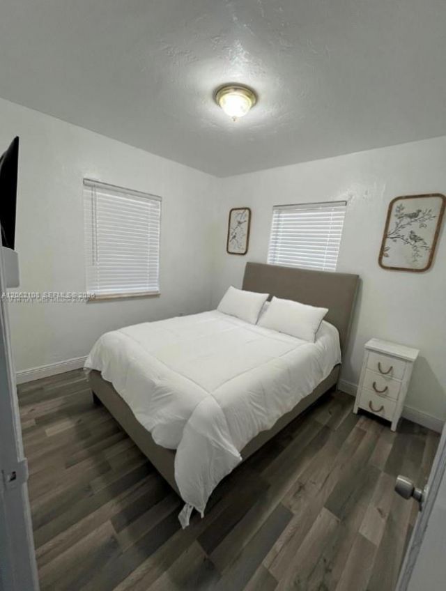1021 NW 37th Ave , Miami, FL 33125 Photo