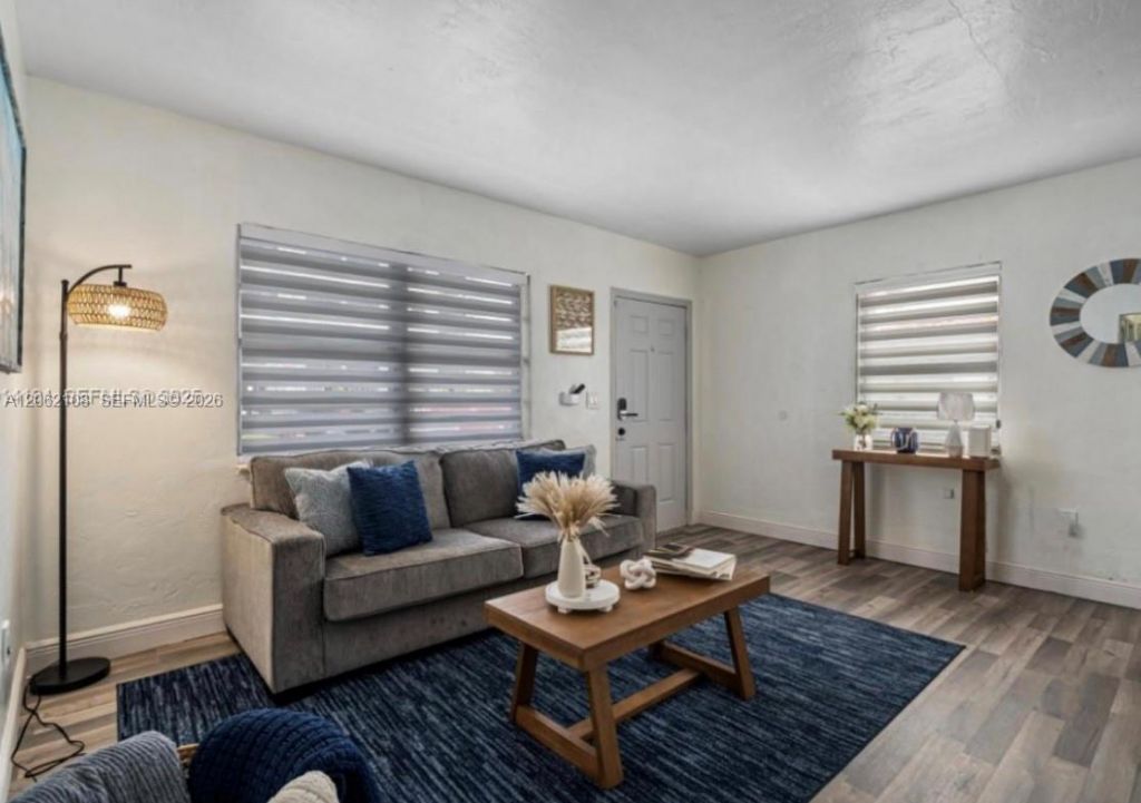1021 NW 37th Ave , Miami, FL 33125 Photo
