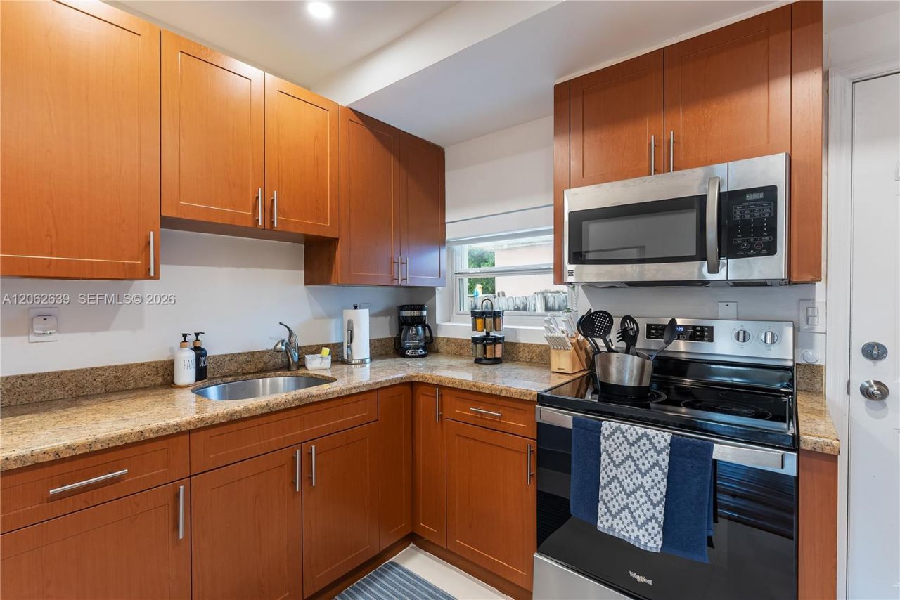 2102 SW 31st Ave , Unit 2100, Miami, FL 33145 Photo