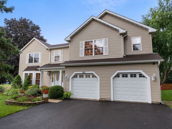 826 Pin Oak Circle , Cary, IL 60013