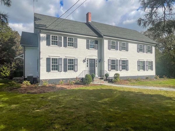 512 River Road, Westport, MA 02790
