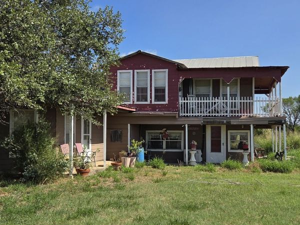 387 Mills Ranch Rd, Pleasanton, TX 78064