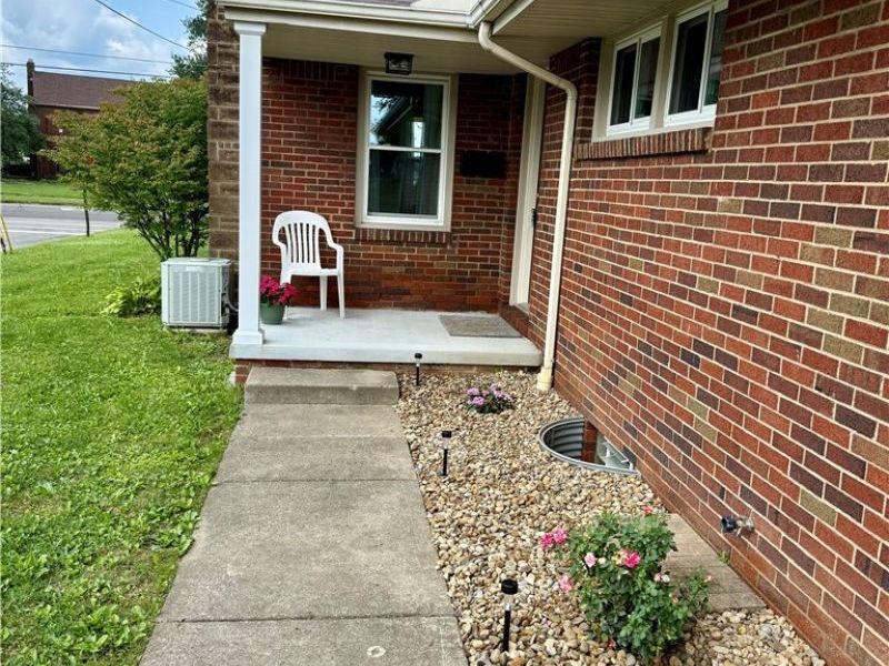 701 Coitsville Road, Campbell, OH 44405 Photo 4