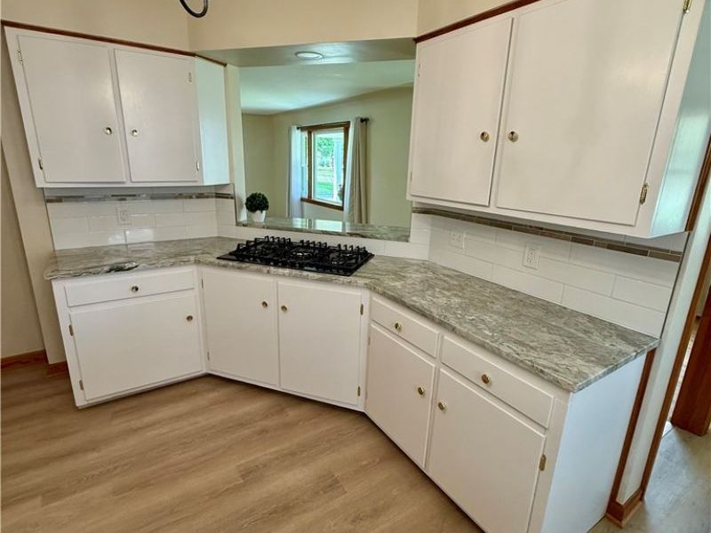 701 Coitsville Road, Campbell, OH 44405 Photo 7