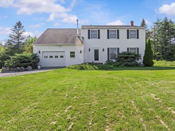 214 Old Stage Road, Essex, VT 05452