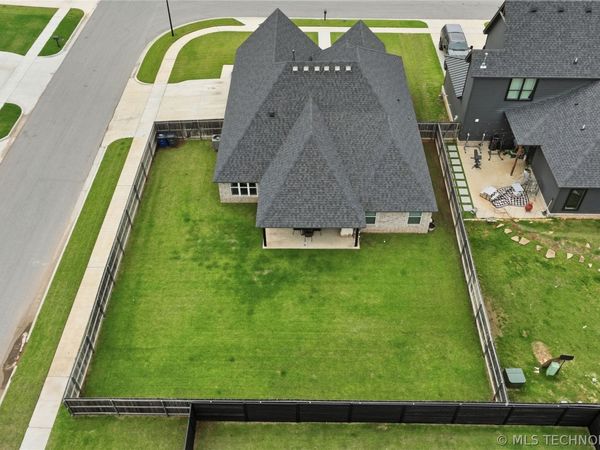 5804 E 127th Street S, Bixby, OK 74008