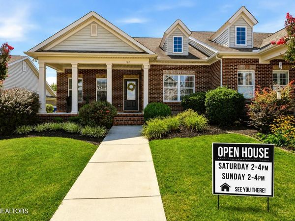 122 Hardinberry St, Oak Ridge, TN 37830