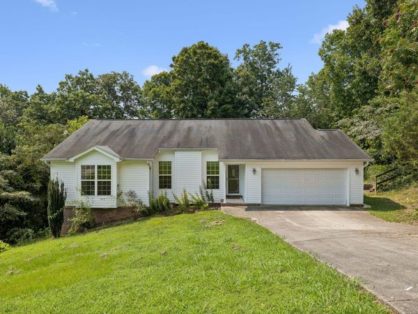 6220 Pine Marr Drive, Hixson, TN 37343