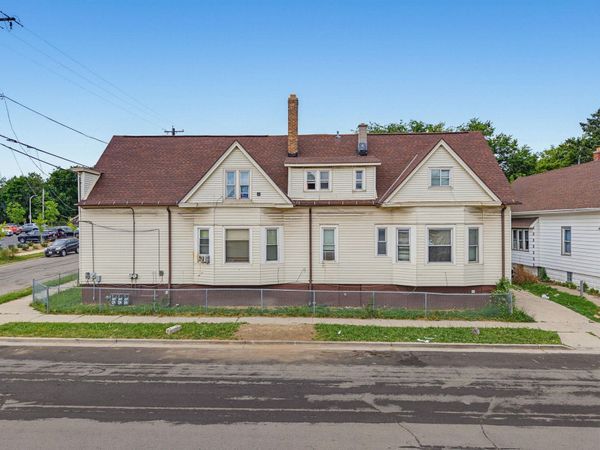 500 W Arthur Avenue, Milwaukee, WI 53207