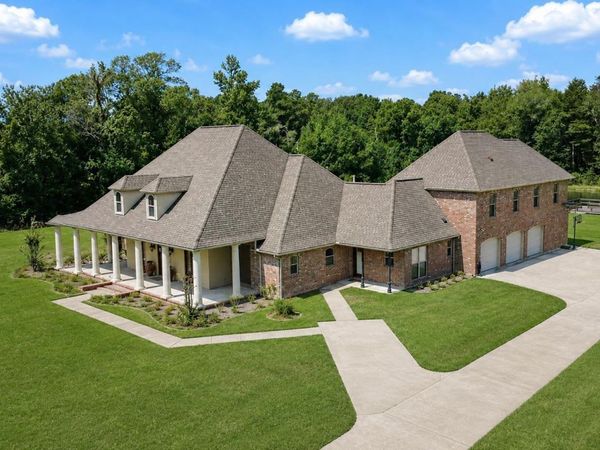 34925 Perkins Rd, Livingston, LA 70706
