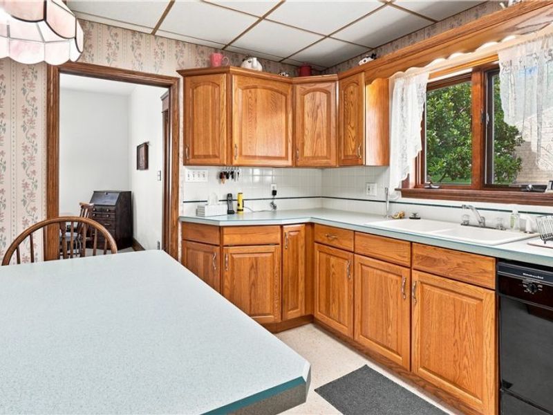 2005 E Wheeling Avenue, Cambridge, OH 43725 Photo 27