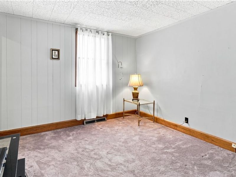 2005 E Wheeling Avenue, Cambridge, OH 43725 Photo 35