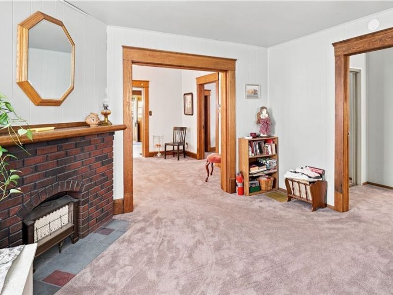 2005 E Wheeling Avenue, Cambridge, OH 43725 Photo 4