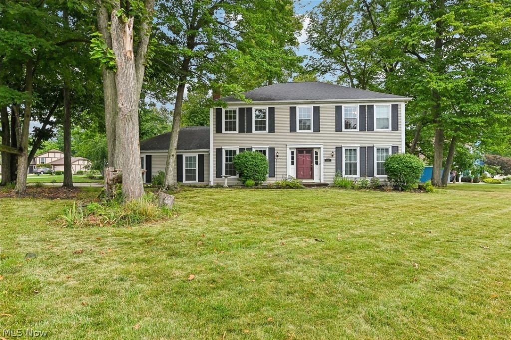16980 S Meadows Circle , Strongsville, OH 44136 Main Photo