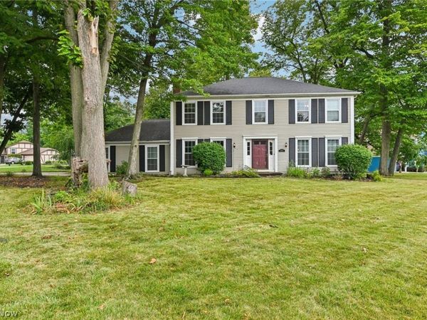 16980 S Meadows Circle , Strongsville, OH 44136
