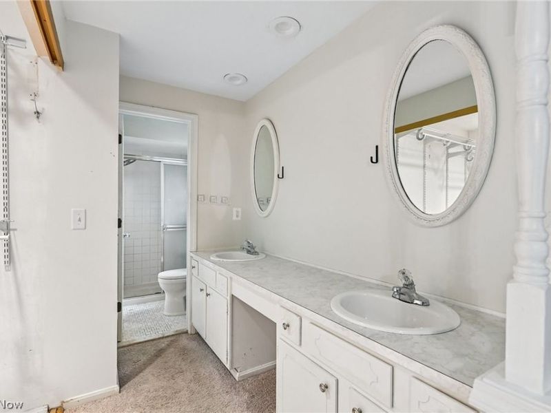 16980 S Meadows Circle , Strongsville, OH 44136 Photo 17
