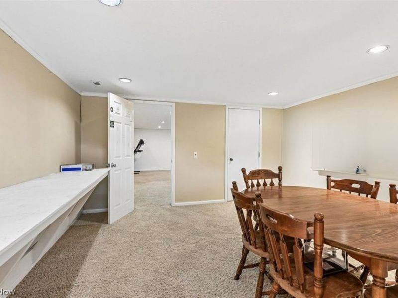 16980 S Meadows Circle , Strongsville, OH 44136 Photo 23