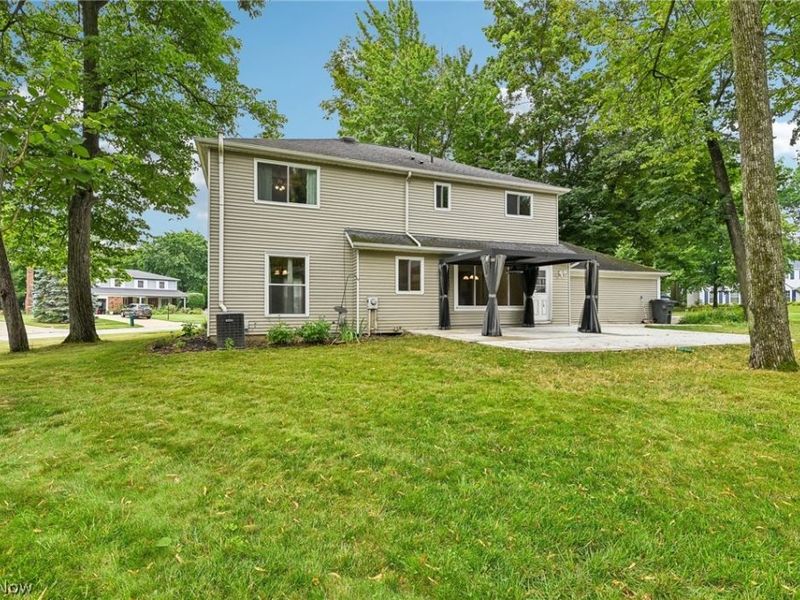 16980 S Meadows Circle , Strongsville, OH 44136 Photo 25