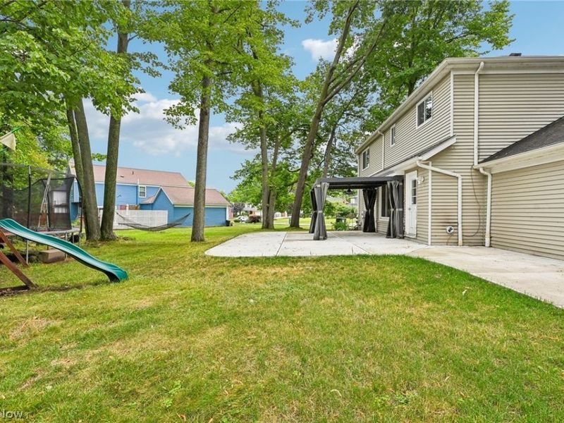 16980 S Meadows Circle , Strongsville, OH 44136 Photo 27