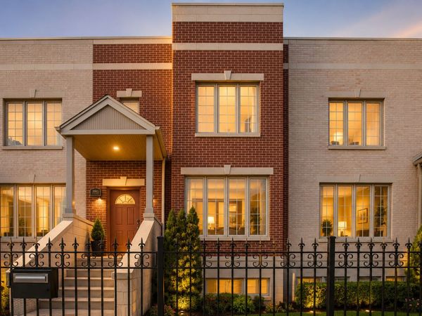 2952 W Warren Boulevard , Chicago, IL 60612