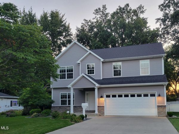 1045 Hickory Street, Perrysburg, OH 43551