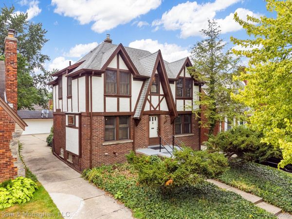 417 CLOVERLY Road, Grosse Pointe Farms, Mi 48236
