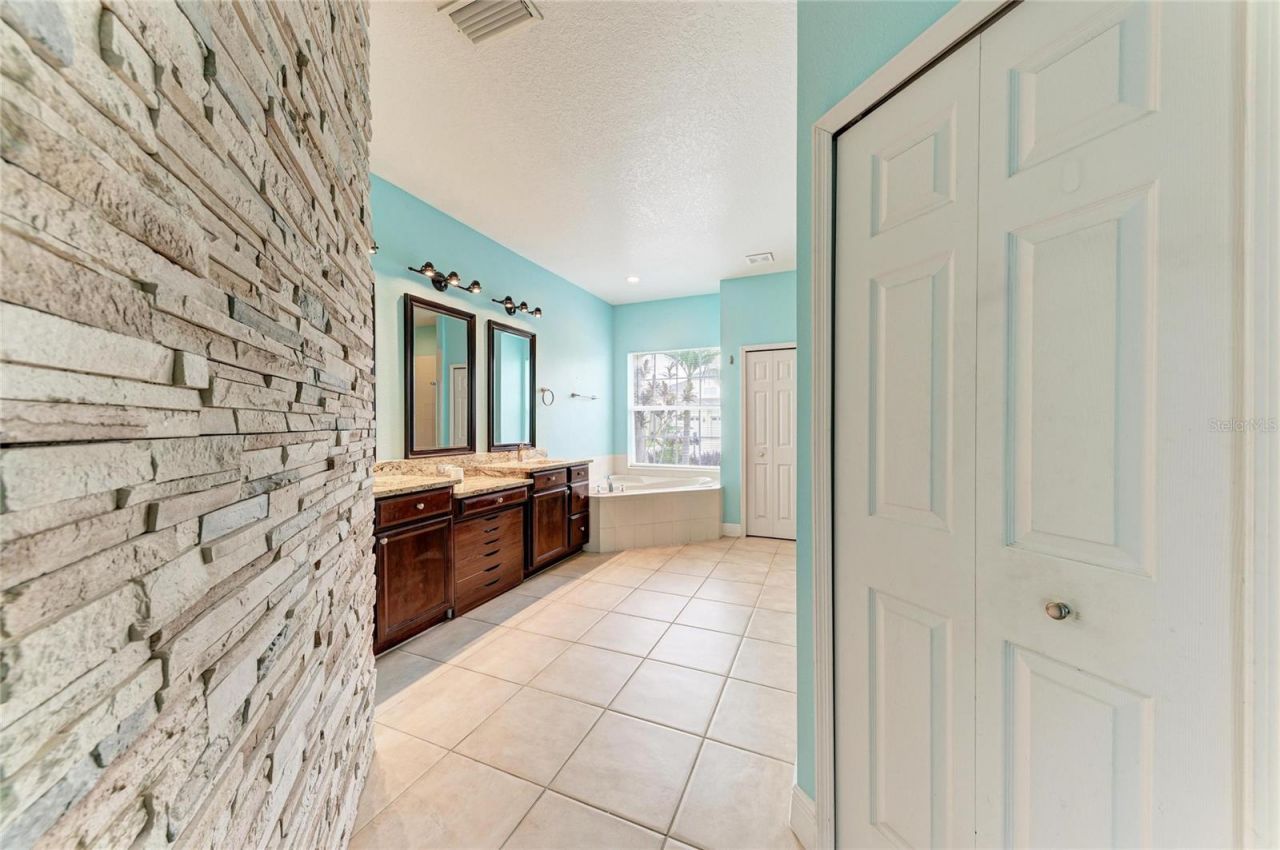 1656 Pinyon Pine Dr, Sarasota, FL 34240 Photo