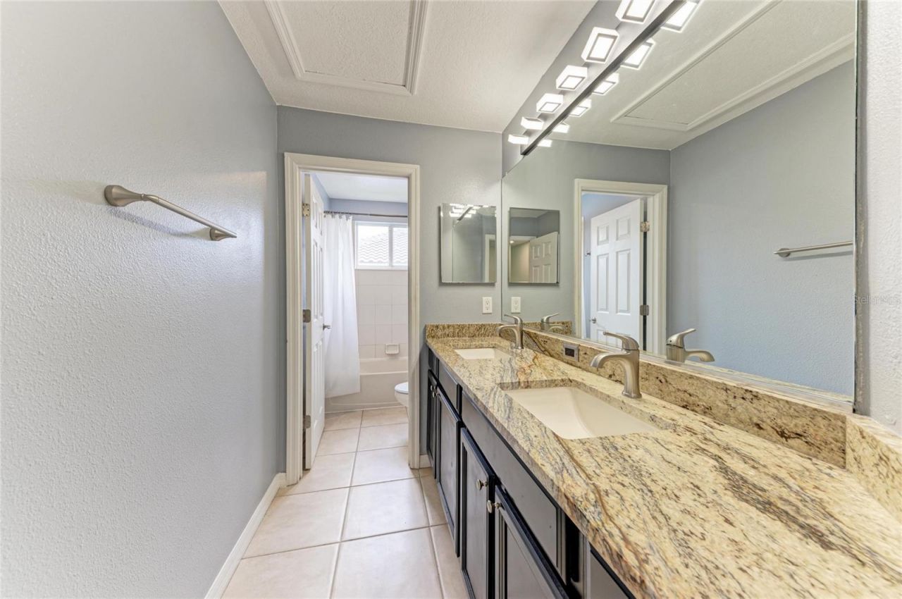 1656 Pinyon Pine Dr, Sarasota, FL 34240 Photo