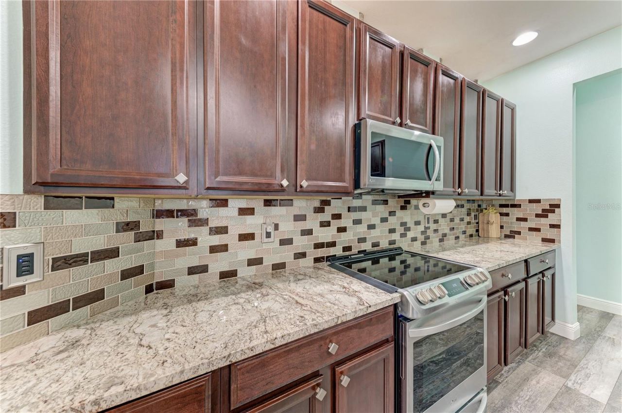 1656 Pinyon Pine Dr, Sarasota, FL 34240 Photo