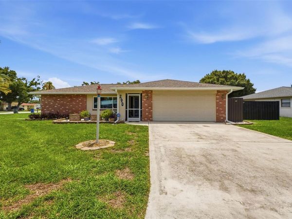 290 CAPRI AVENUE , VENICE, FL 34293