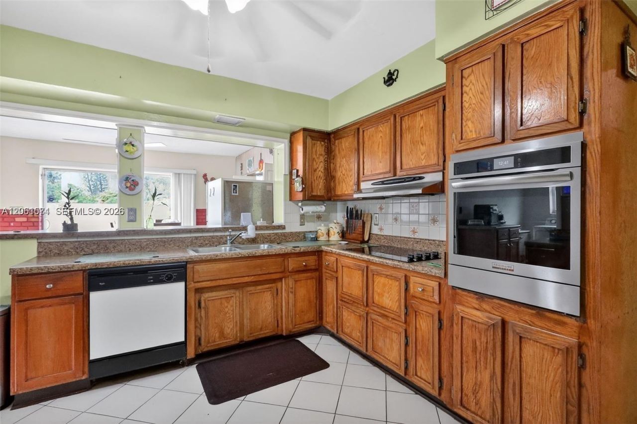 6861 SW 1st Ct , Pembroke Pines, FL 33023 Photo