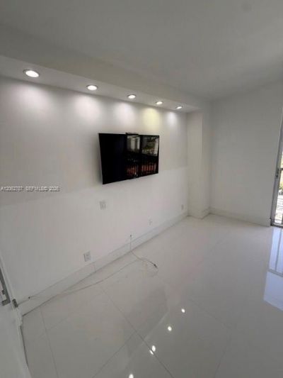 19707 Turnberry Way , Unit 24B, Aventura, FL 33180 Photo