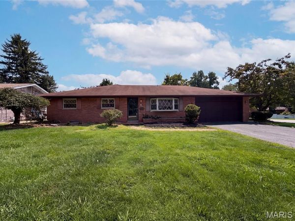 209 Dana Drive , Collinsville, IL 62234