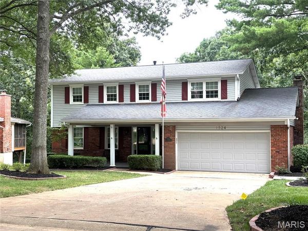 1524 Pheasant Ridge Drive , Ellisville, MO 63011