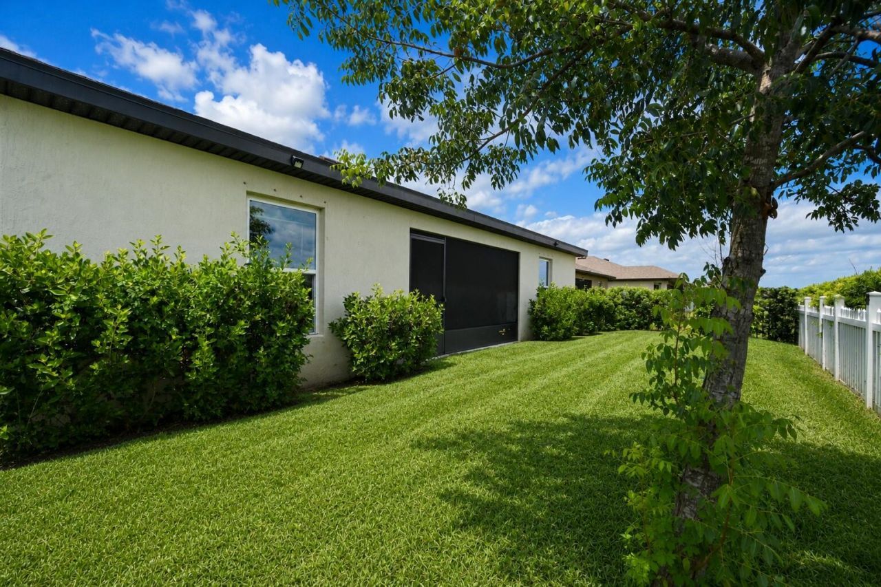 5318 Imagination Drive, Fort Pierce, FL 34947 Photo