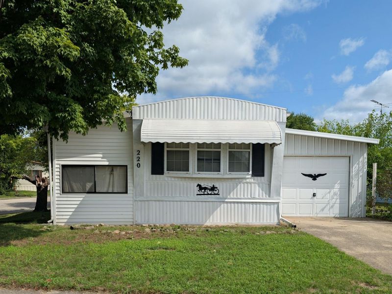 220 Western Drive, Medway, OH 45341 Photo 1