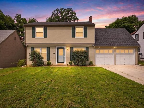 8004 Holmes Road, Kansas City, MO 64131