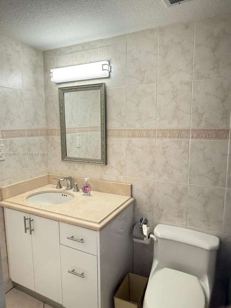 2625 Collins Ave, Unit 810, Miami Beach, FL 33140 Photo