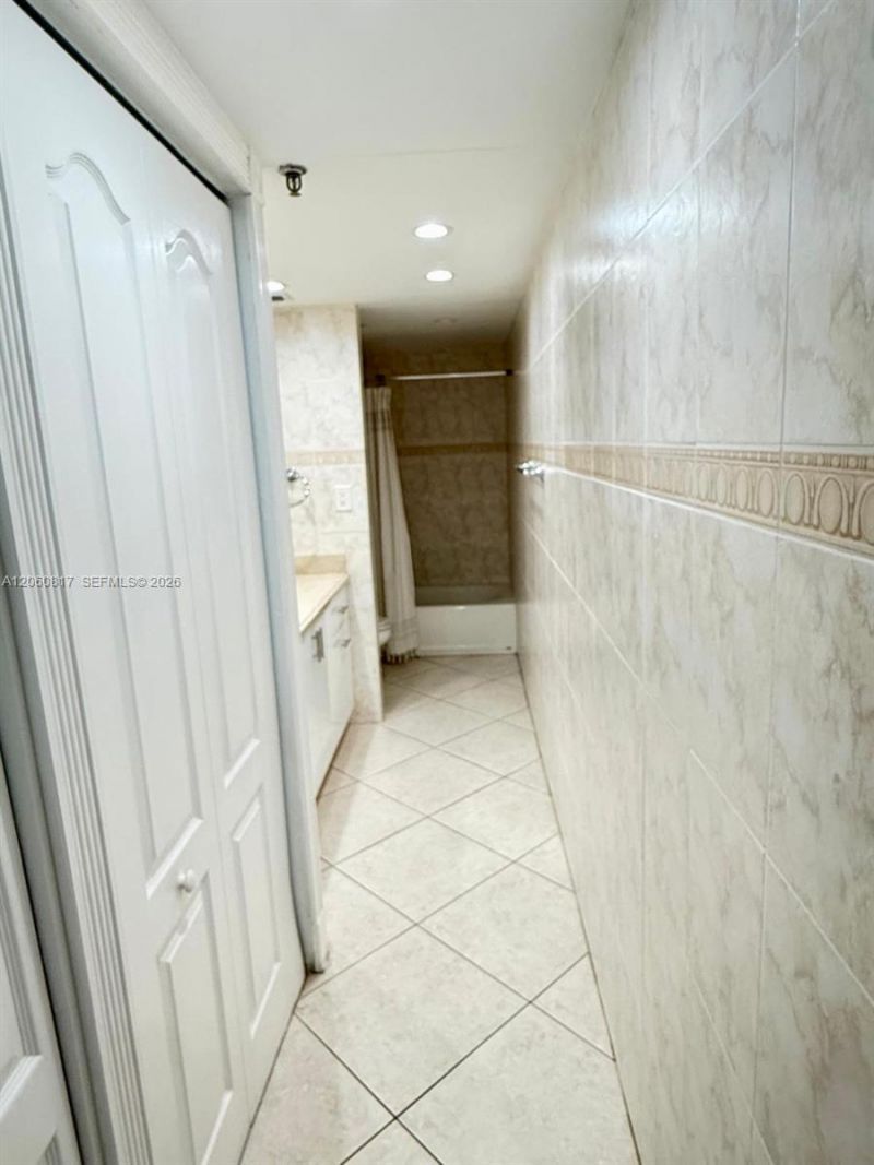 2625 Collins Ave, Unit 810, Miami Beach, FL 33140 Photo